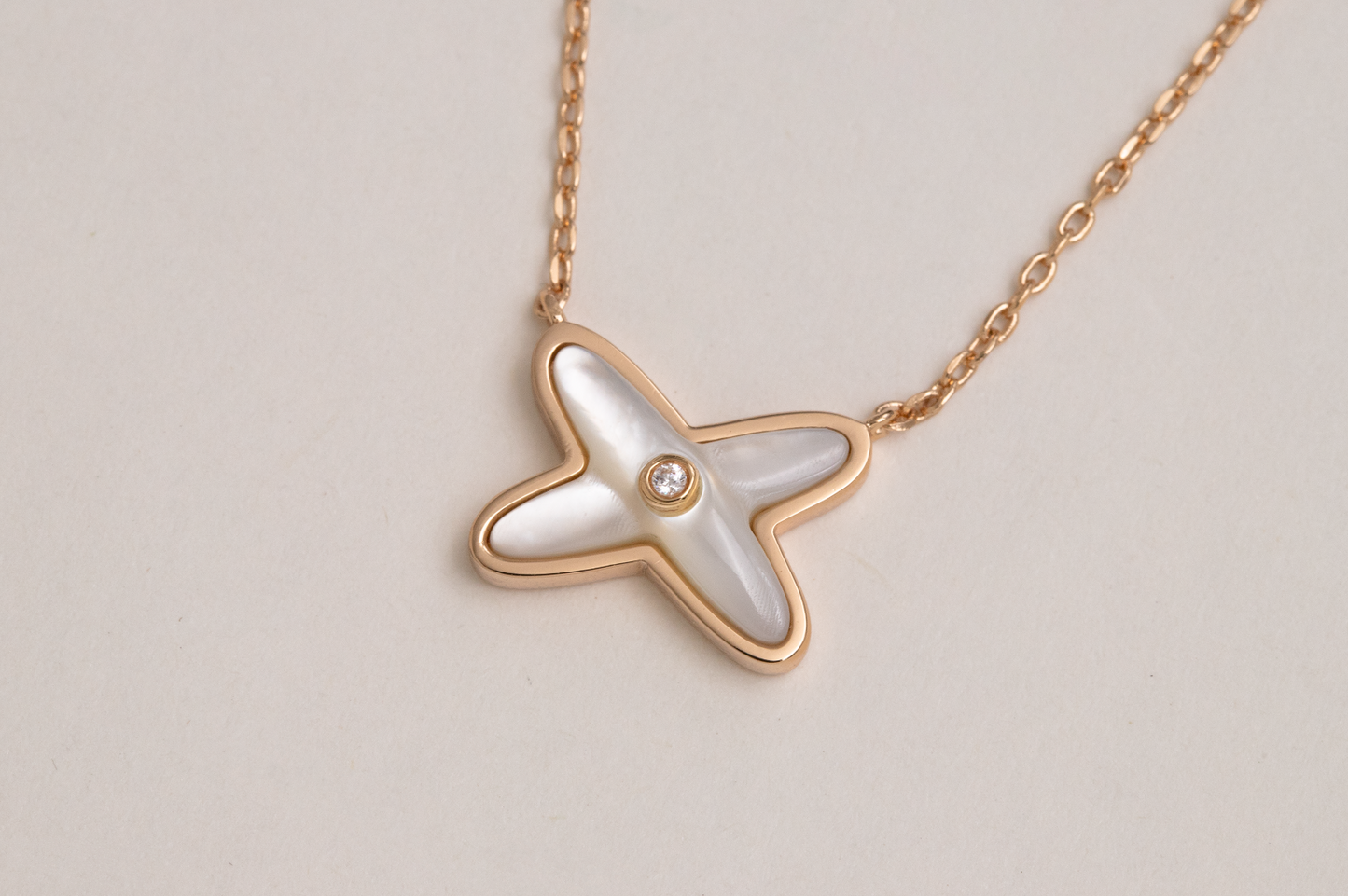 LUXEIFY JEUX DE NECKLACE 1 DIAMOND