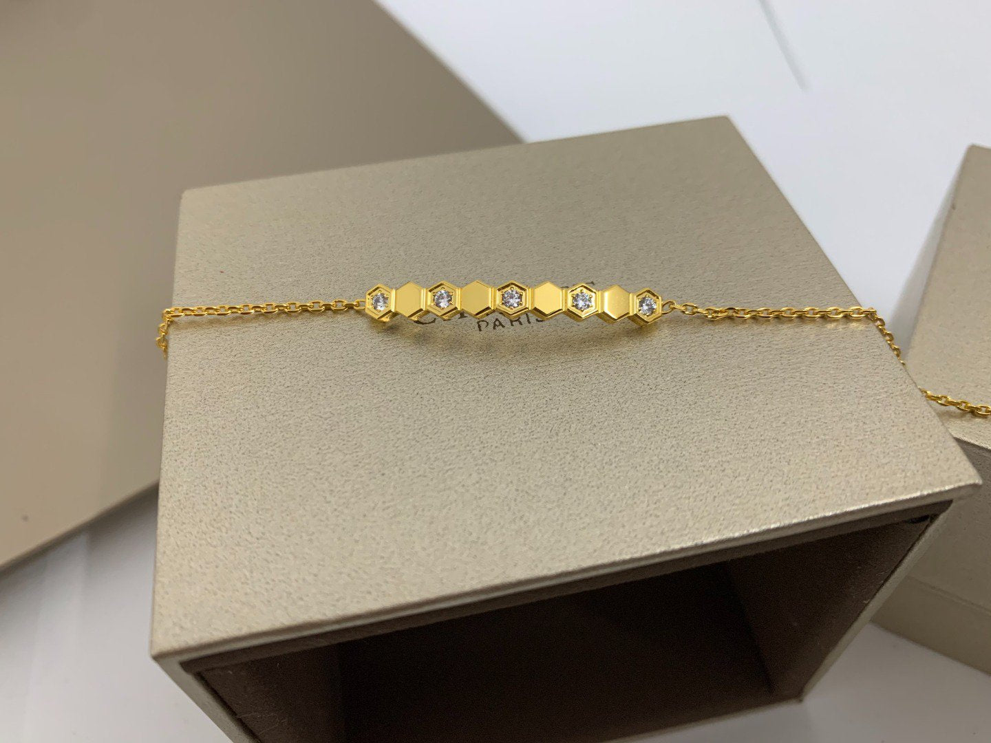 LUXEIFY BEE LOVE BRACELET DIAMOND