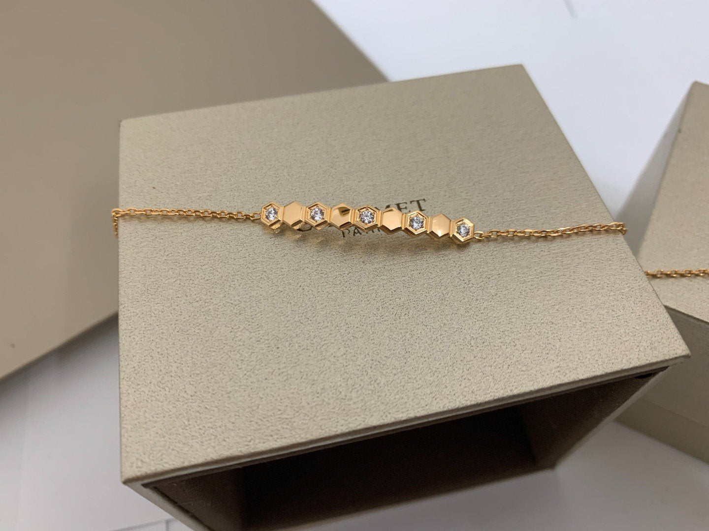 LUXEIFY BEE LOVE BRACELET DIAMOND