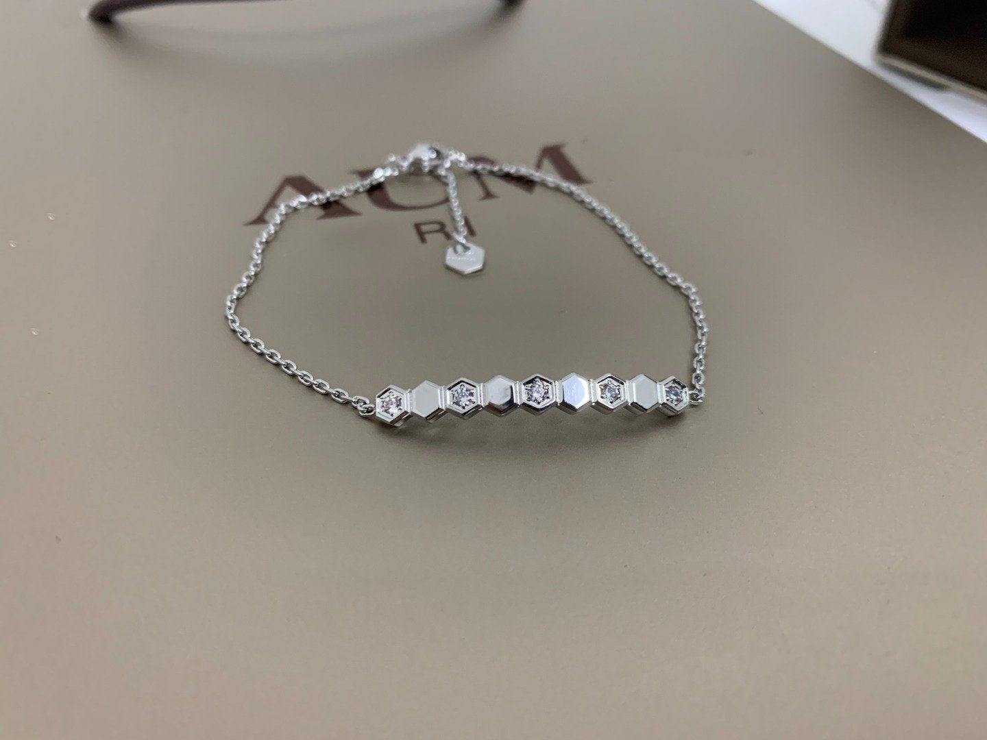 LUXEIFY BEE LOVE BRACELET DIAMOND