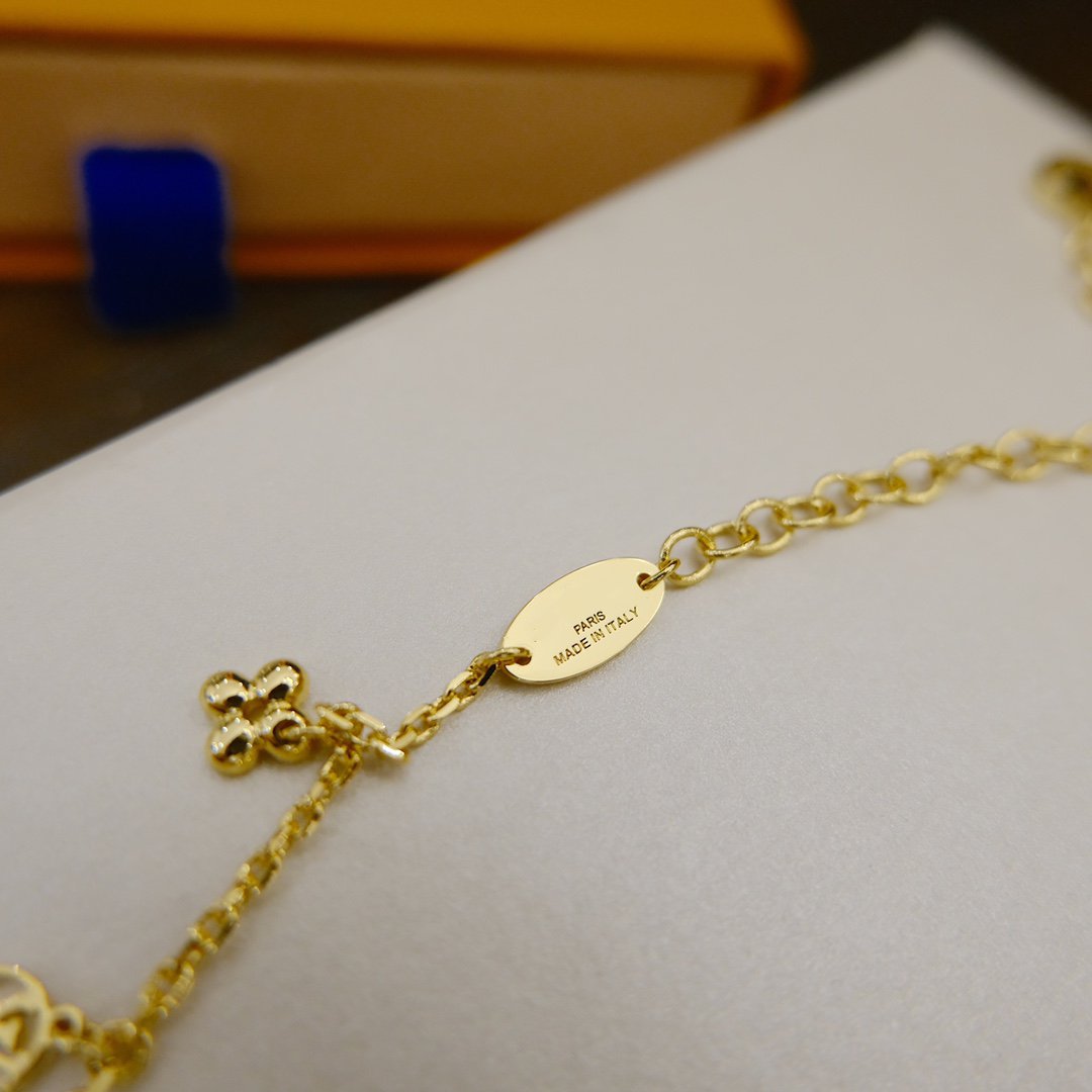 LUXEIFY BLOOMING SUPPLE NECKLACE BRASS