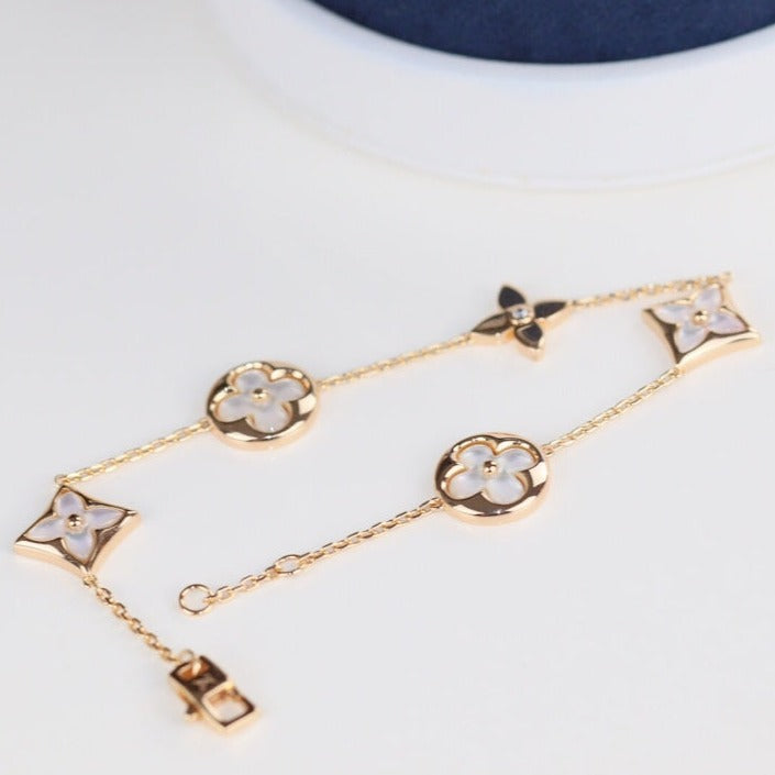 LUXEIFY LEAF CLOVER BRACELET