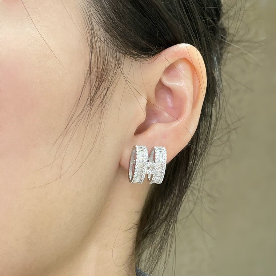 LUXEIFY H STUD EARRINGS WITH SILVER DIAMONDS
