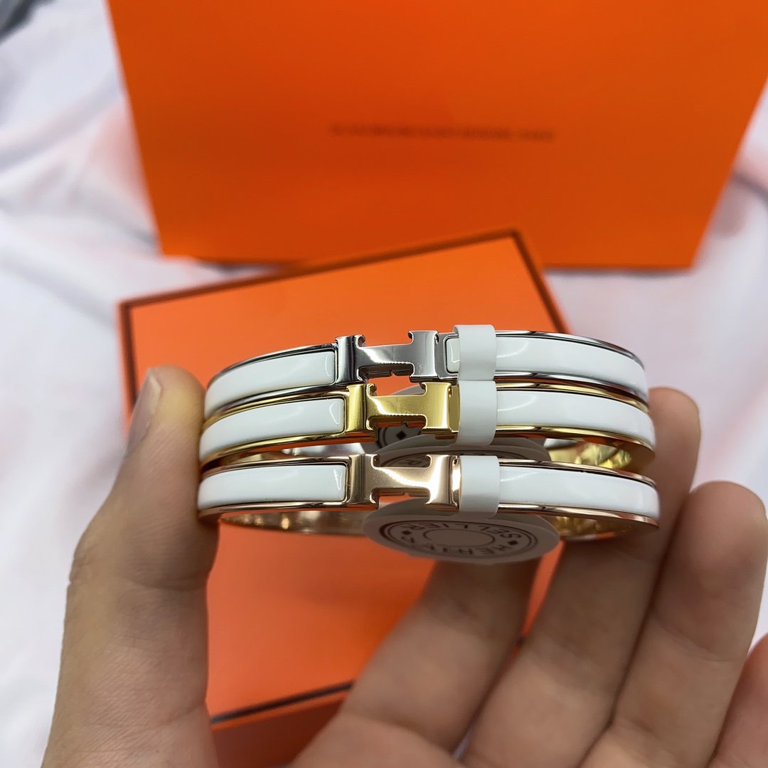 LUXEIFY CLASSIC HM CLIC WHITE 8MM ENAMEL BRACELET