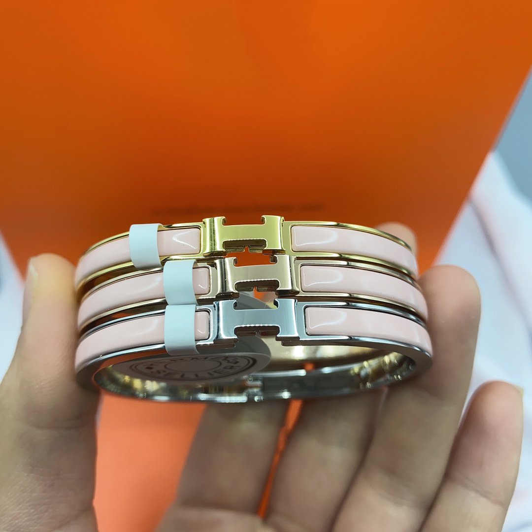 LUXEIFY CLASSIC HM CLIC PINK 8MM ENAMEL BRACELET