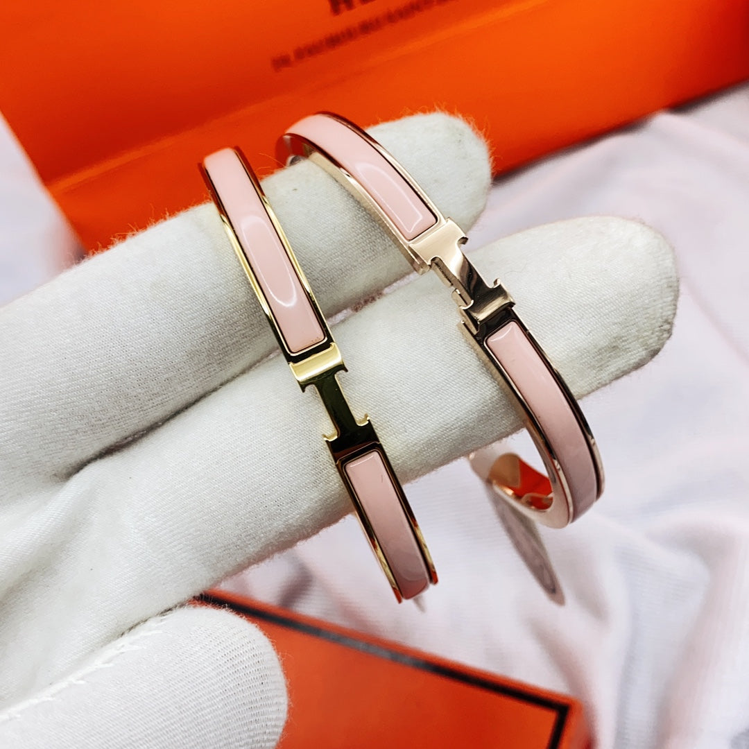 LUXEIFY CLASSIC HM CLIC PINK 8MM ENAMEL BRACELET