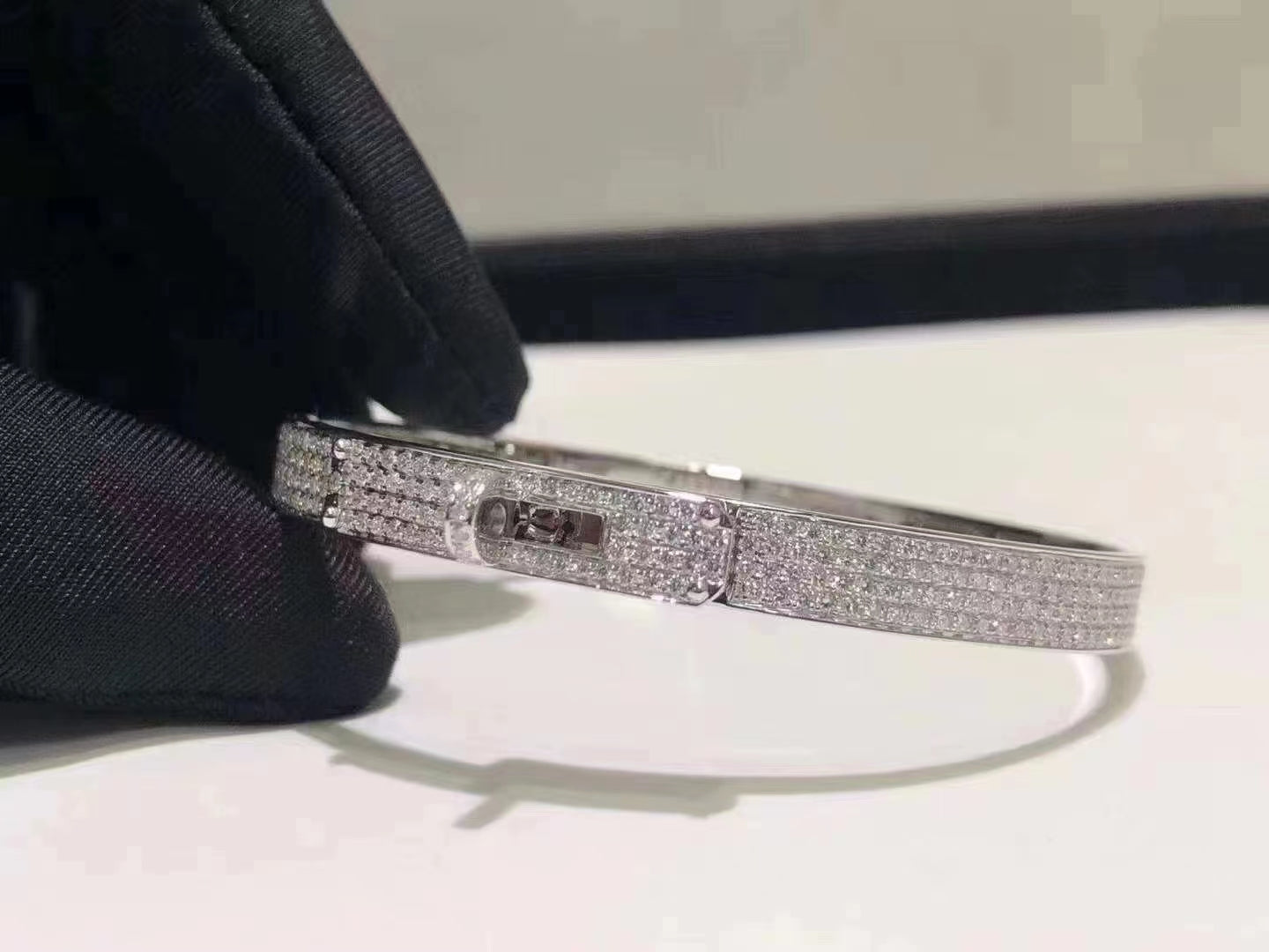 LUXEIFY HM KELLY BRACELET IN SILVER AND FULL PAVE DIAMOND