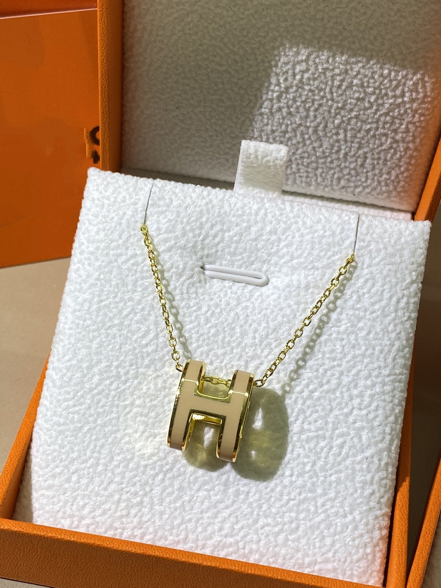 LUXEIFY HM CLIC YELLOW ENAMEL GOLD NECKLACE