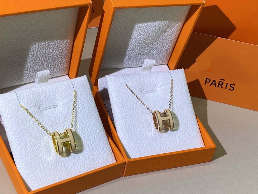 LUXEIFY HM CLIC YELLOW ENAMEL GOLD NECKLACE