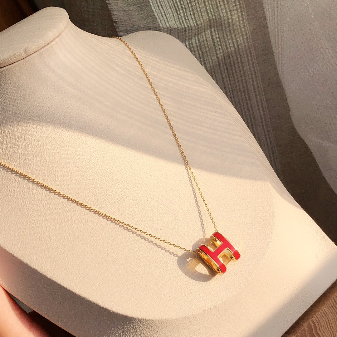 LUXEIFY HM CLIC RED ENAMEL GOLD NECKLACE