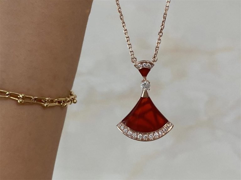 LUXEIFY DREAM NECKLACE CARNELIAN DIAMOND