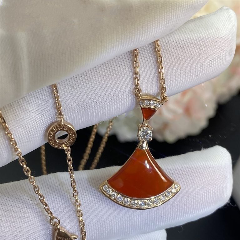 LUXEIFY DREAM NECKLACE CARNELIAN DIAMOND