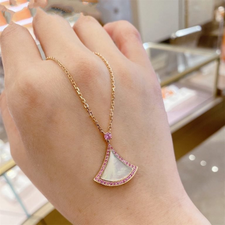 LUXEIFY DREAM NECKLACE MOP DIAMOND PINK