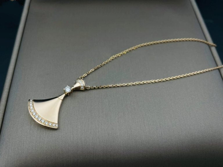 LUXEIFY DREAM NECKLACE PINK GOLD DIAMOND
