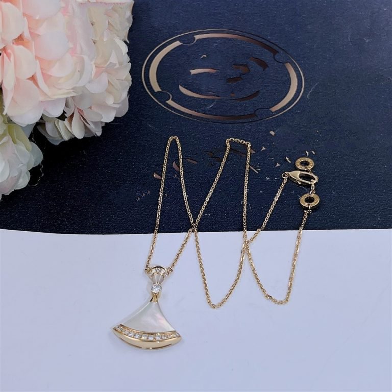 LUXEIFY DREAM NECKLACE MOP GOLD DIAMOND