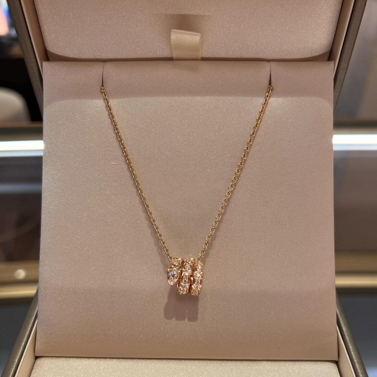 COLLAR LUXEIFY SERPENTI DE ORO ROSA CON DOBLE ANILLO DE DIAMANTE