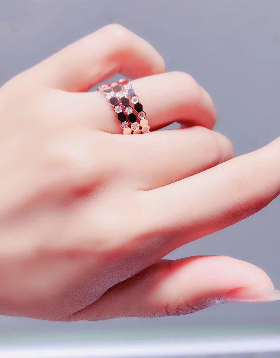 LUXEIFY BEE LOVE RING PINK GOLD DIAMOND