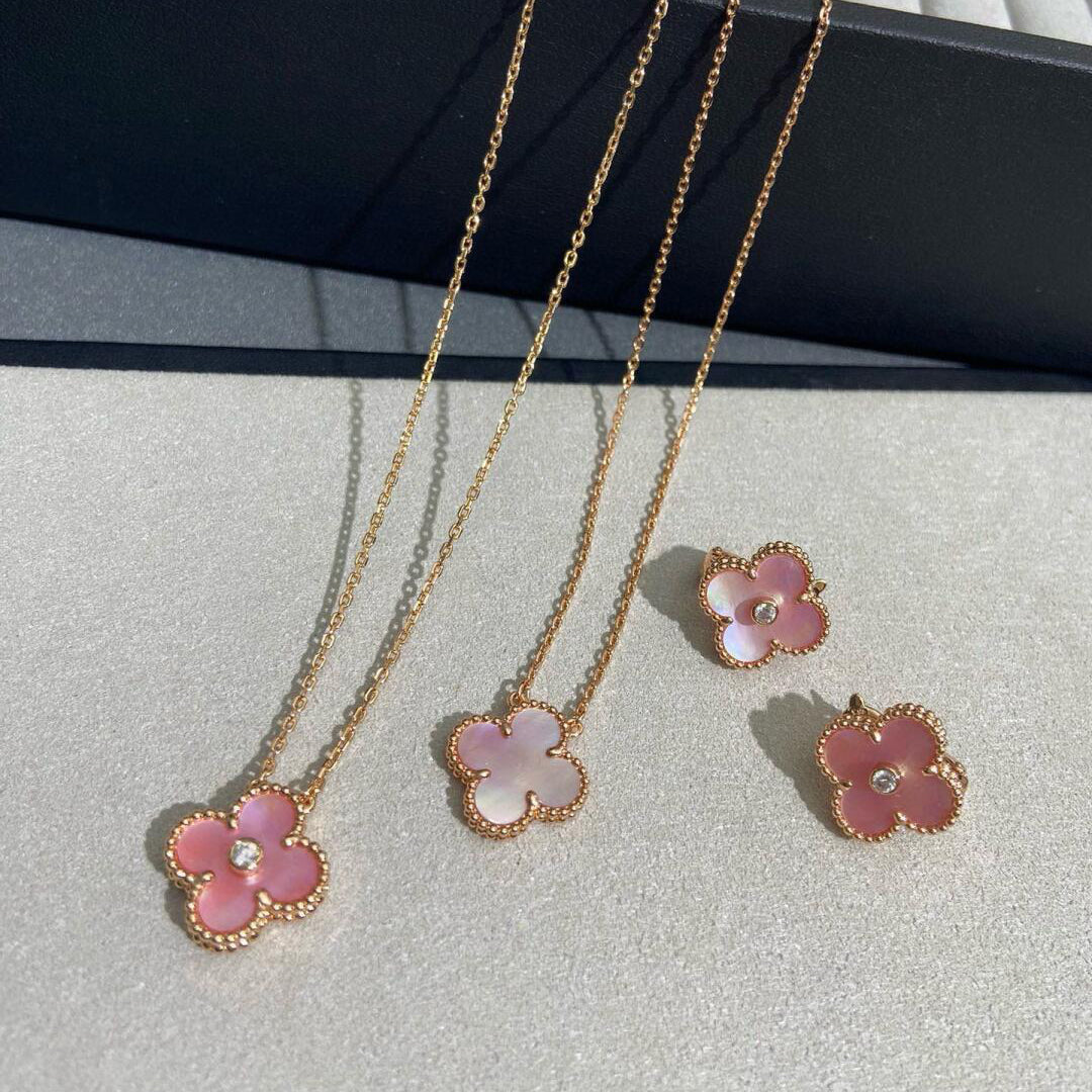 CLOVER MEDIUM 1 DIAMOND PINK EARRINGS
