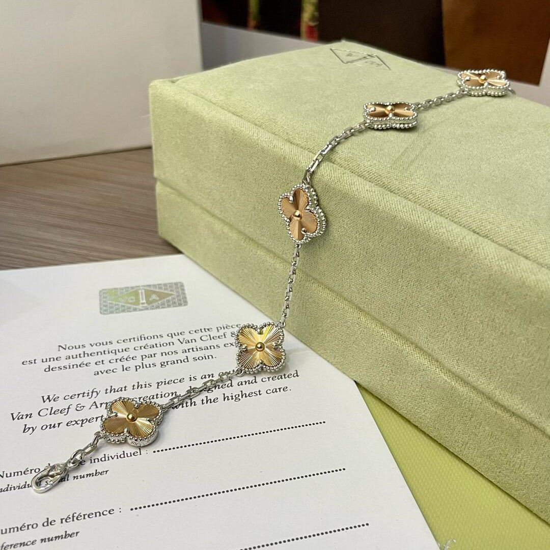CLOVER 5 MOTIFS CHRISTMAS LIMITED EDITION BRACELET