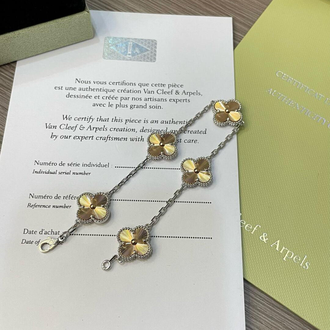 CLOVER 5 MOTIFS CHRISTMAS LIMITED EDITION BRACELET