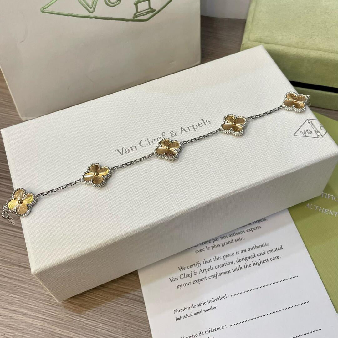CLOVER 5 MOTIFS CHRISTMAS LIMITED EDITION BRACELET