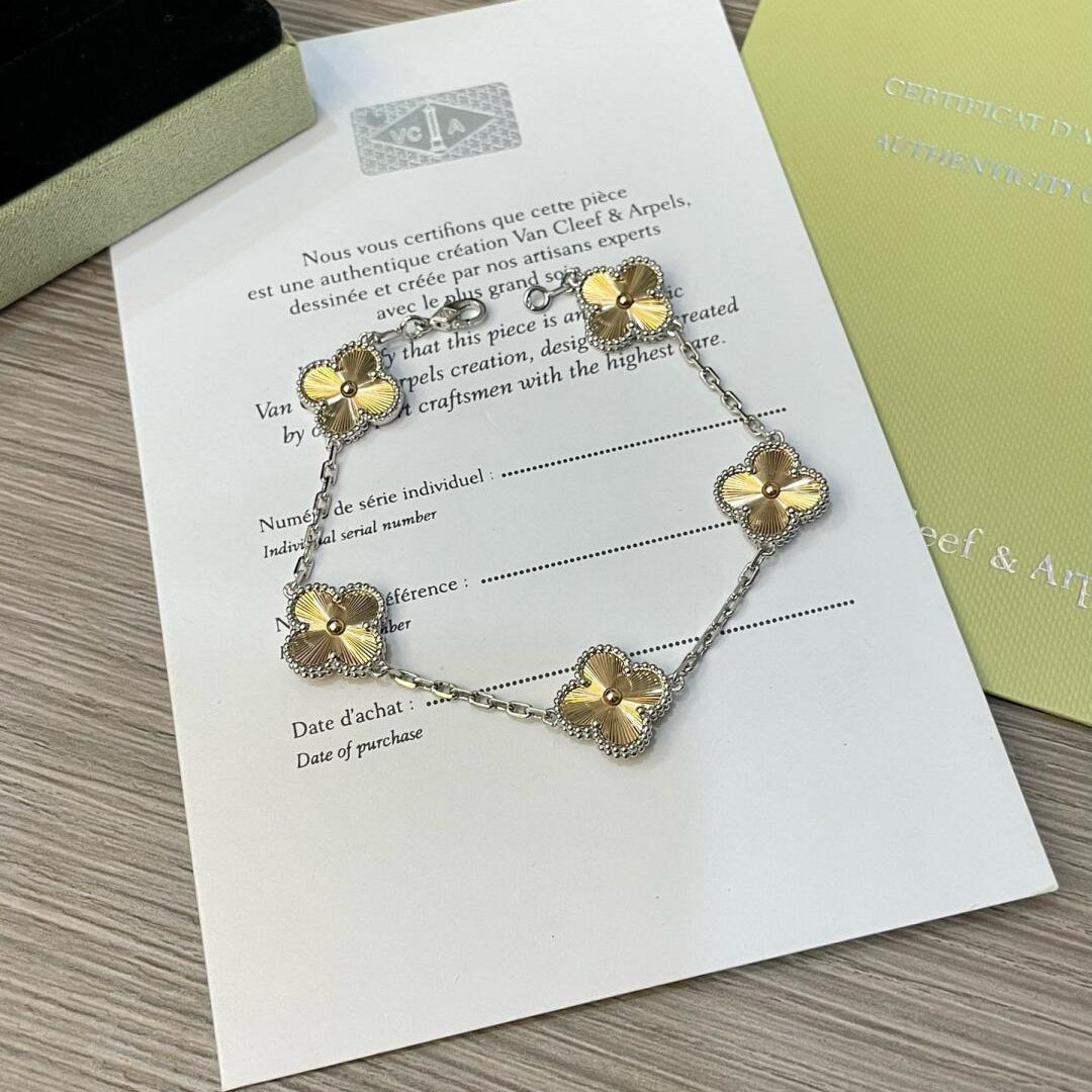 CLOVER 5 MOTIFS CHRISTMAS LIMITED EDITION BRACELET