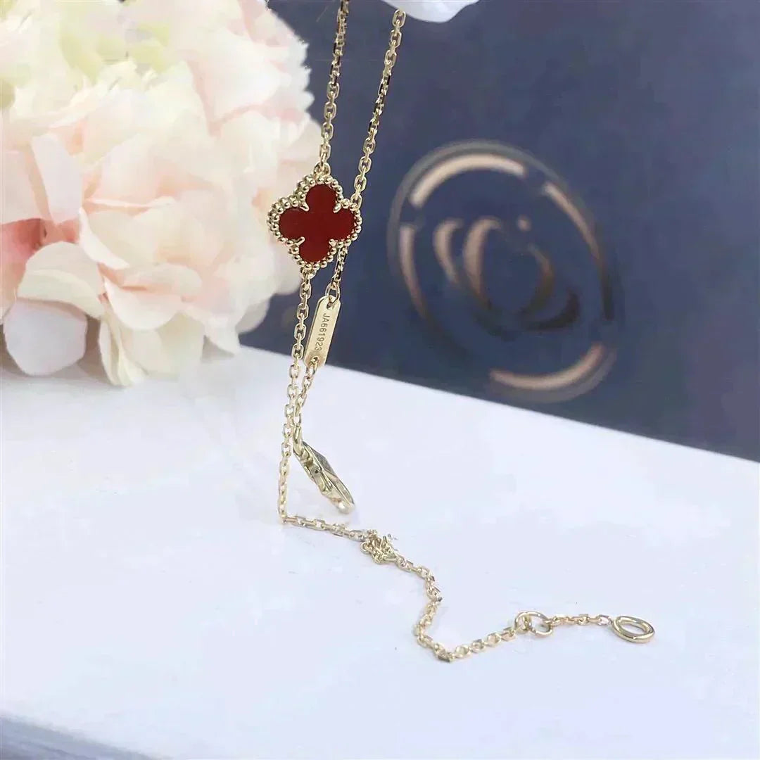 CLOVER CARNELIAN SINGLE FLOWER BRACELET