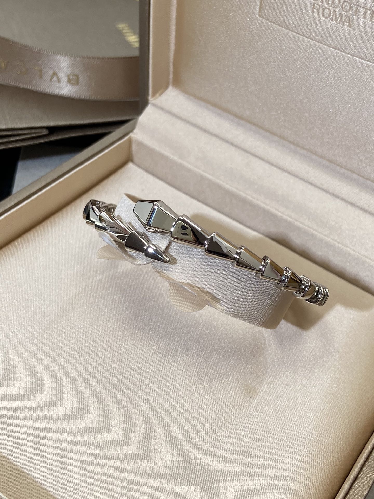 LUXEIFY SERPENTI VIPER SILVER BRACELET