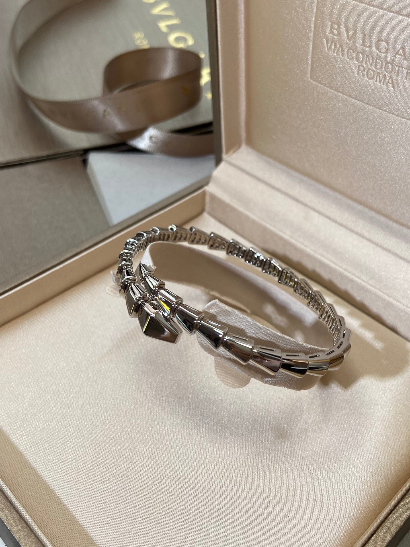 LUXEIFY SERPENTI VIPER SILVER BRACELET