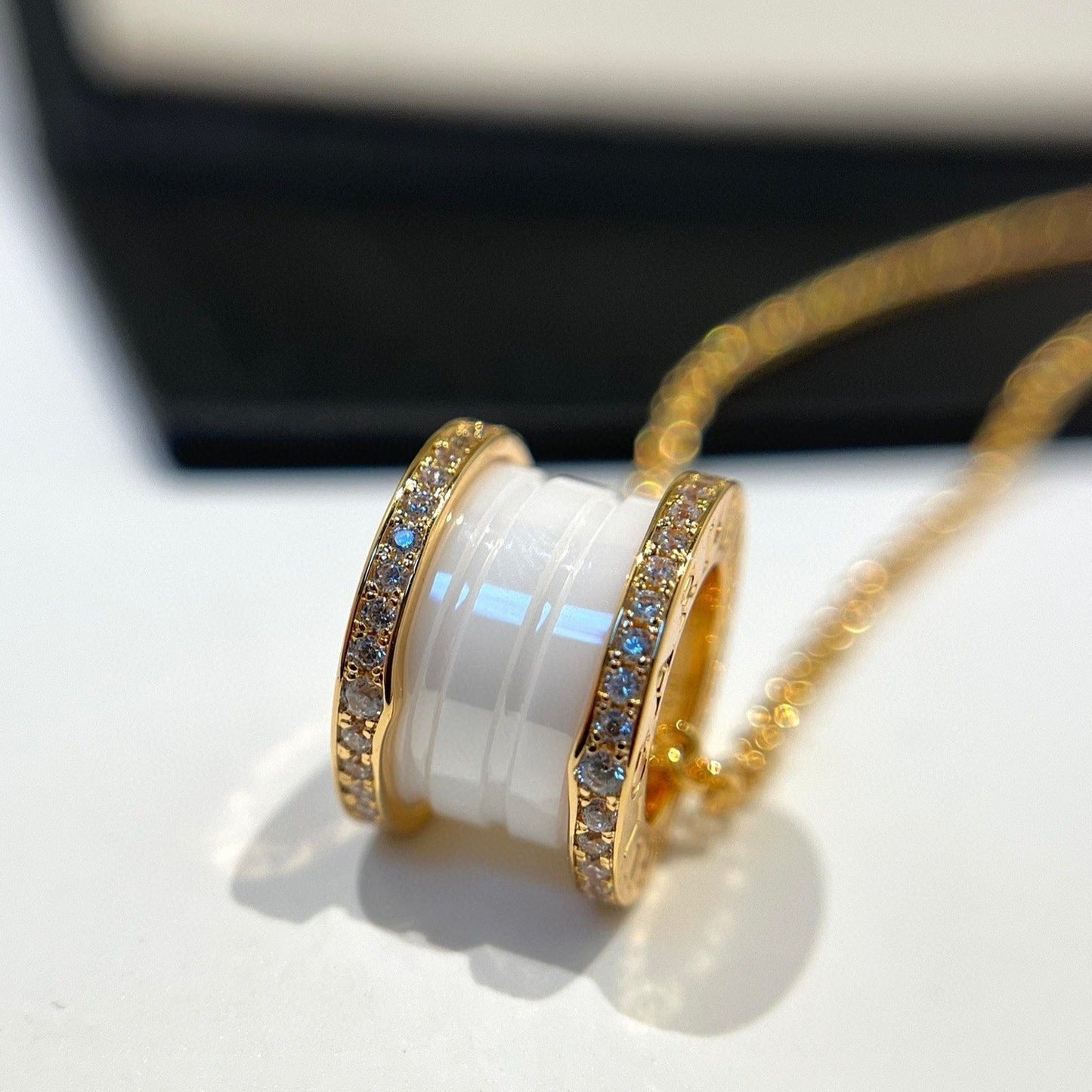 LUXEIFY ZERO 1 WHITE CERAMIC DIAMOND PINK GOLD NECKLACE