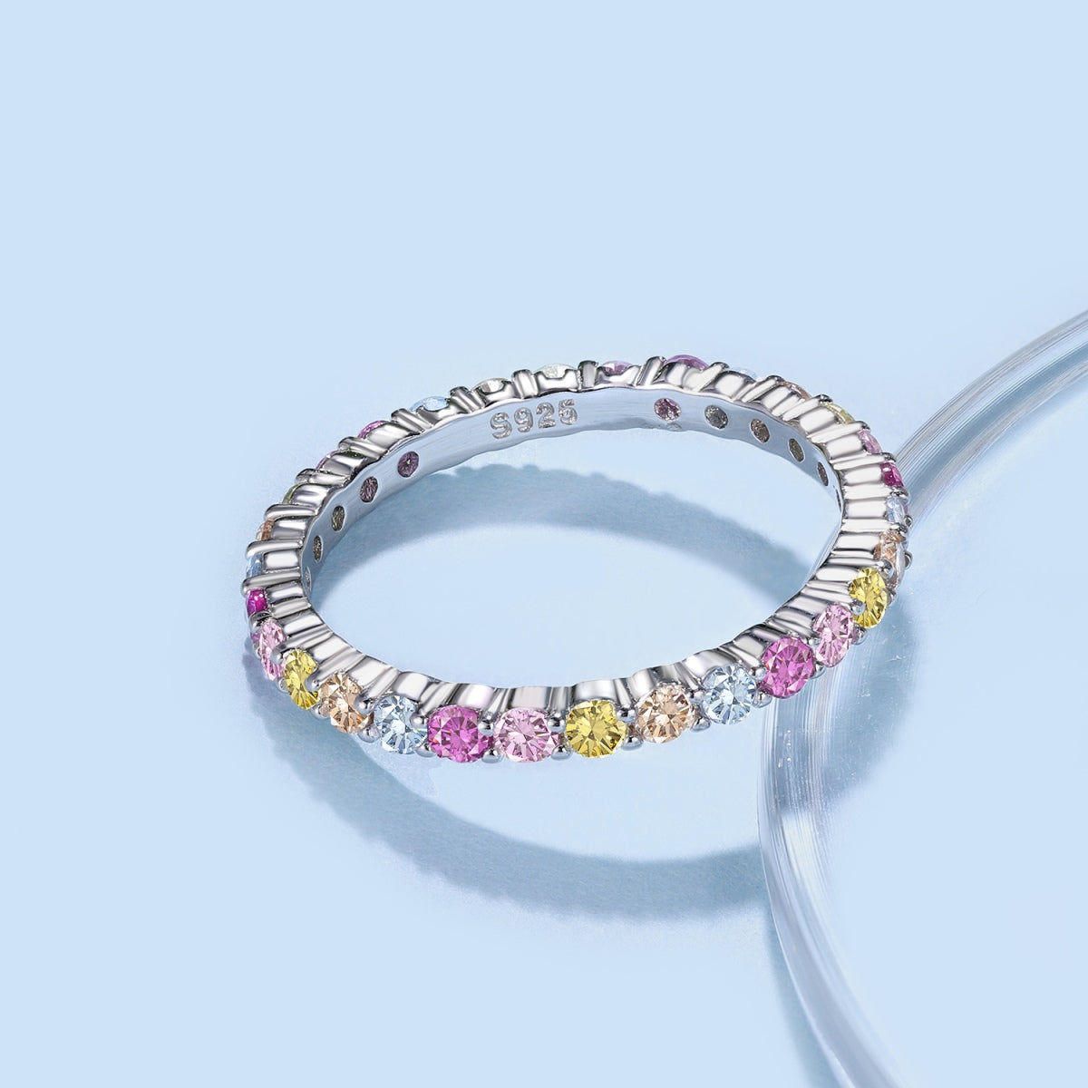 [CALIENTE] Elegante anillo diario de corte redondo vívido