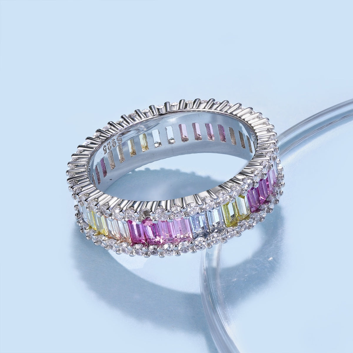 [HOT] Anillo diario delicado con corte esmeralda caleidoscópico