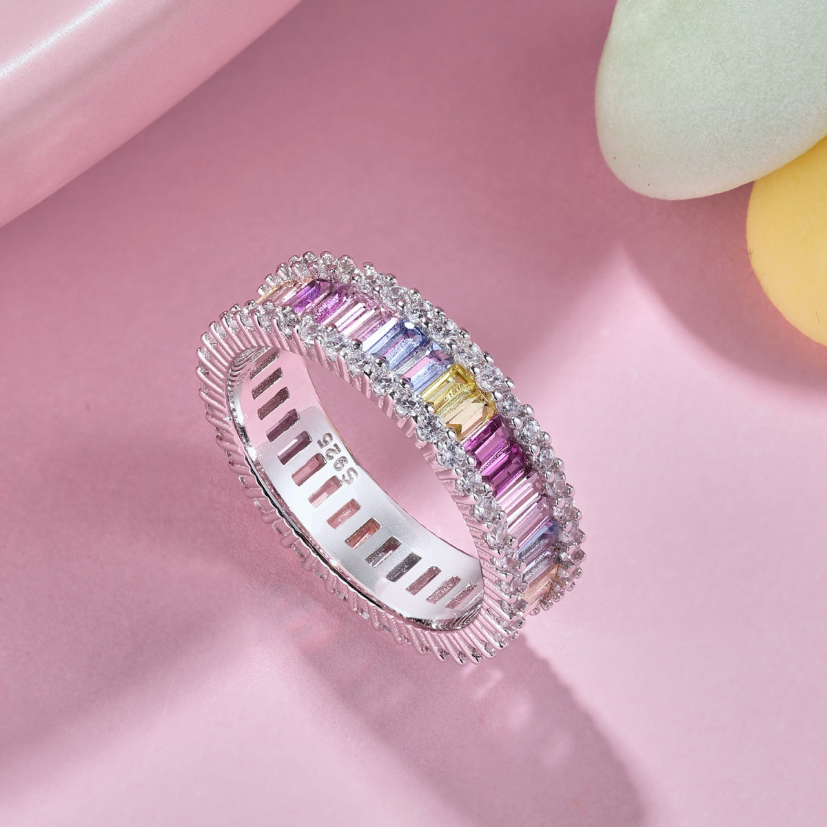 [HOT] Anillo diario delicado con corte esmeralda caleidoscópico