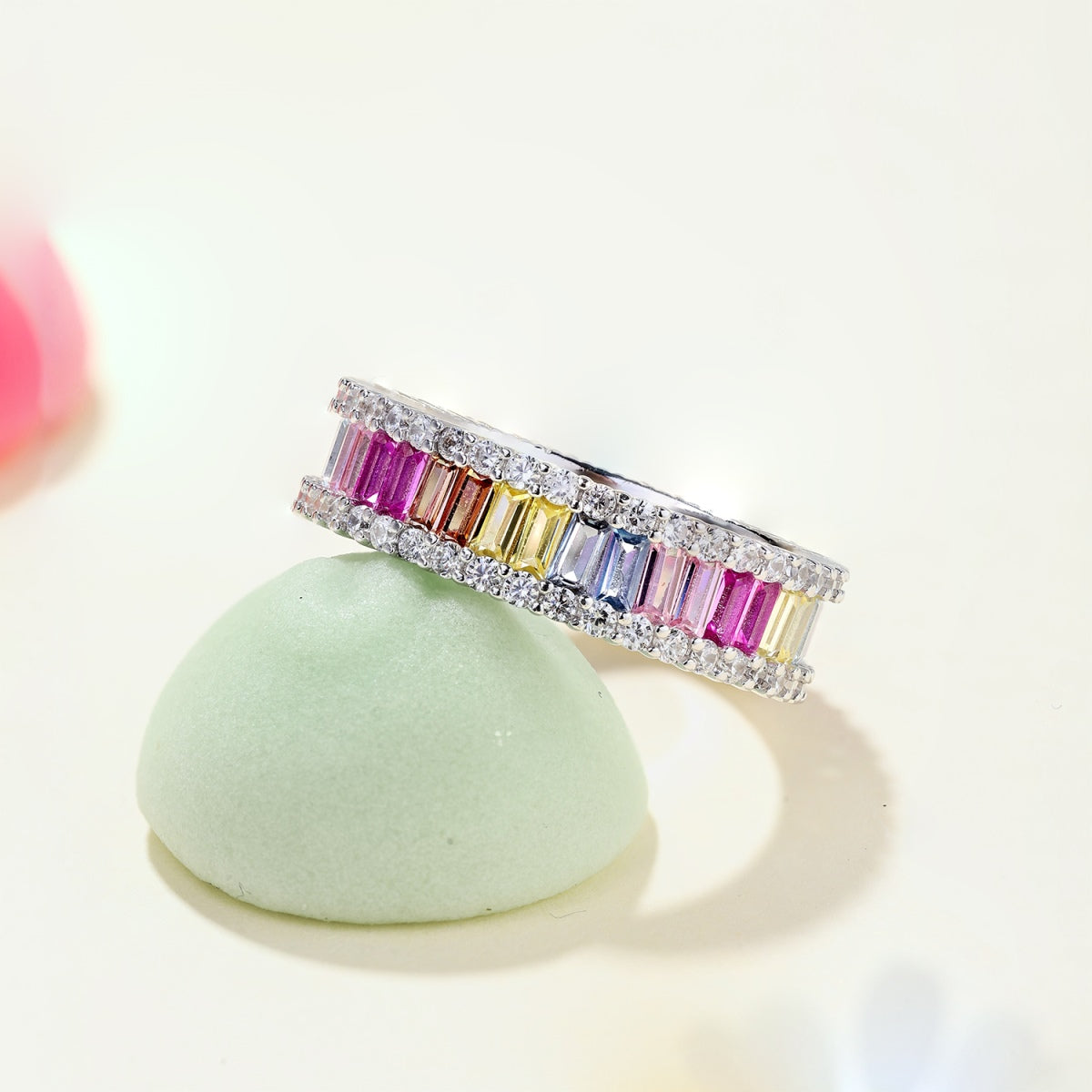 [HOT] Anillo diario delicado con corte esmeralda caleidoscópico