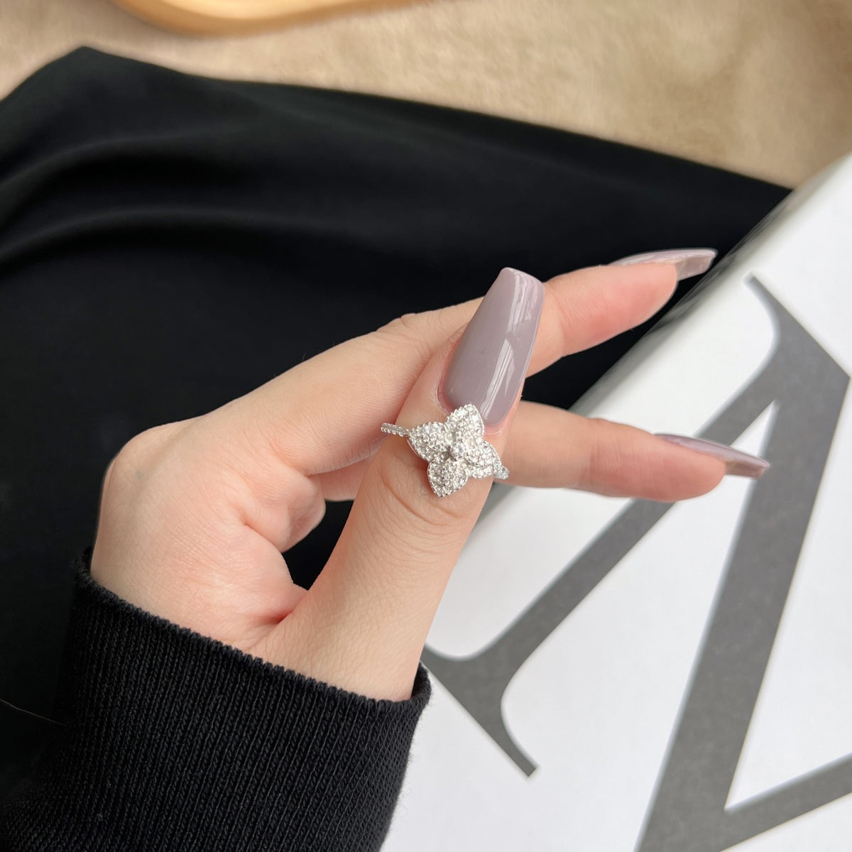 [CALIENTE] Anillo de banquete de lujo con forma de flor colorida