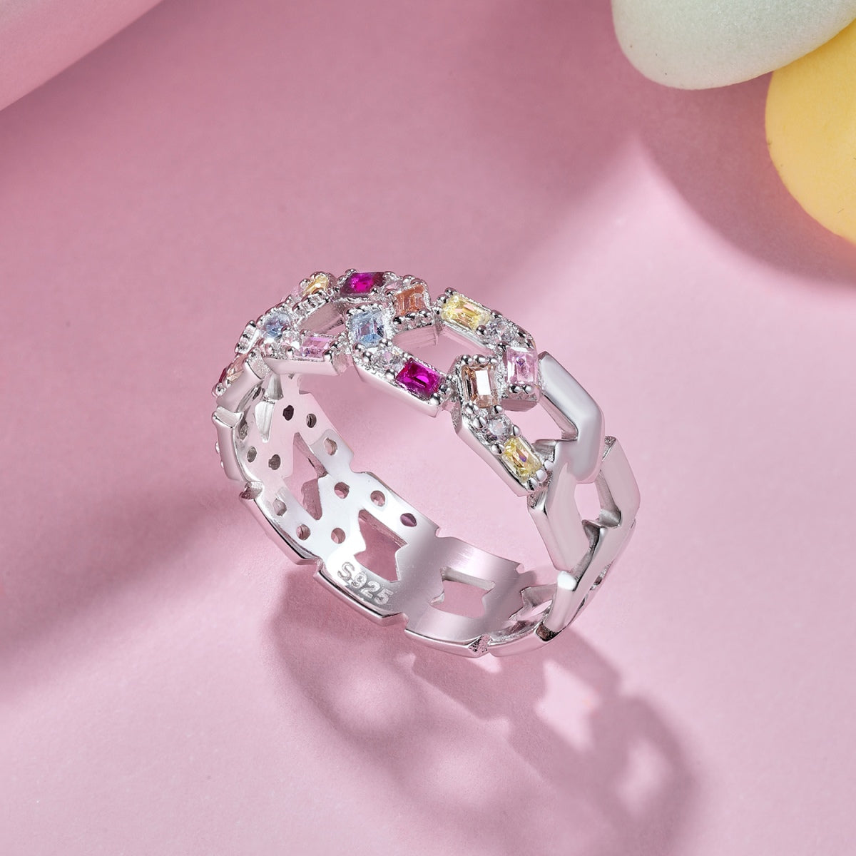 [HOT]Anillo diario brillante y vibrante con corte esmeralda