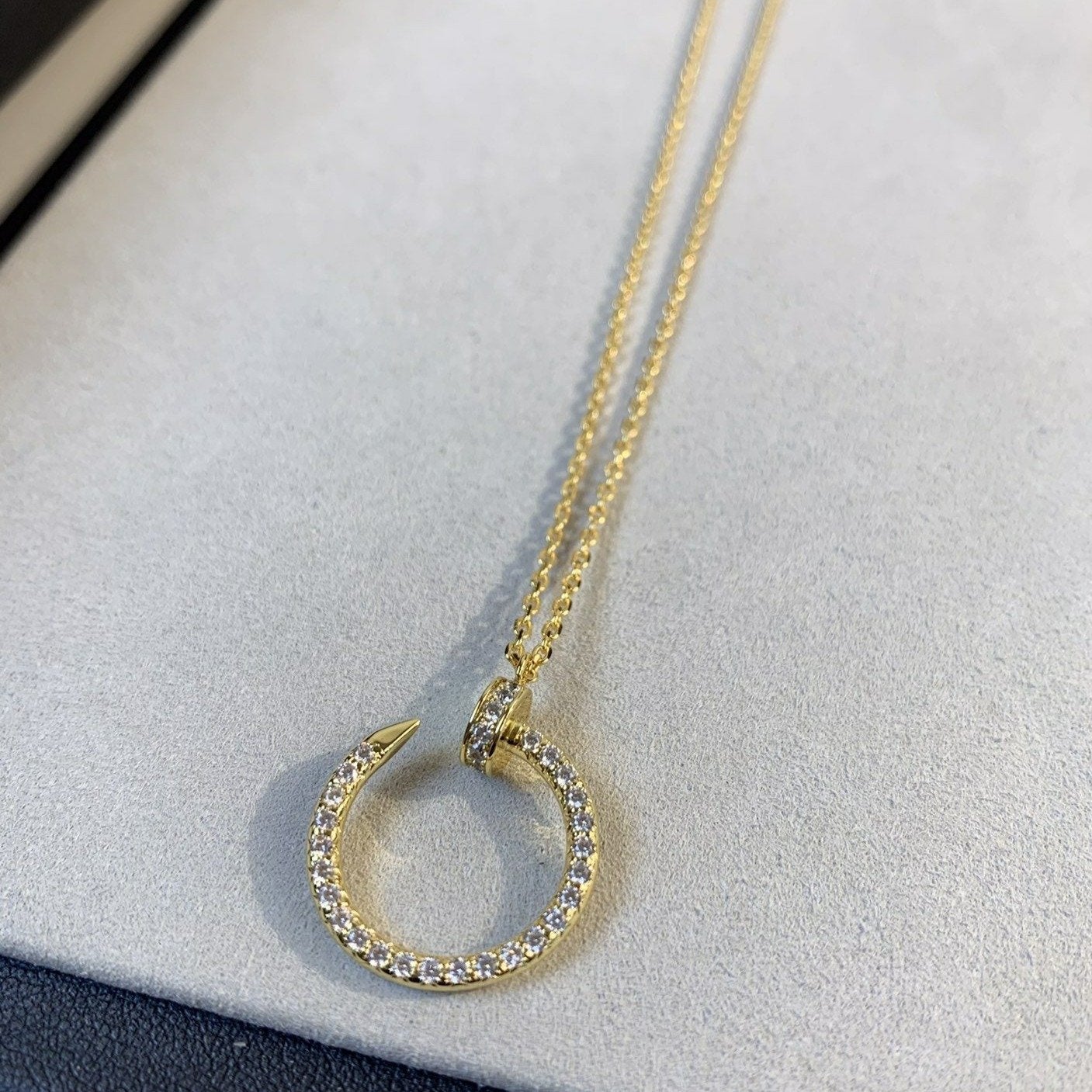 LUXEIFY JUSTE NECKLACE GOLD DIAMONDS
