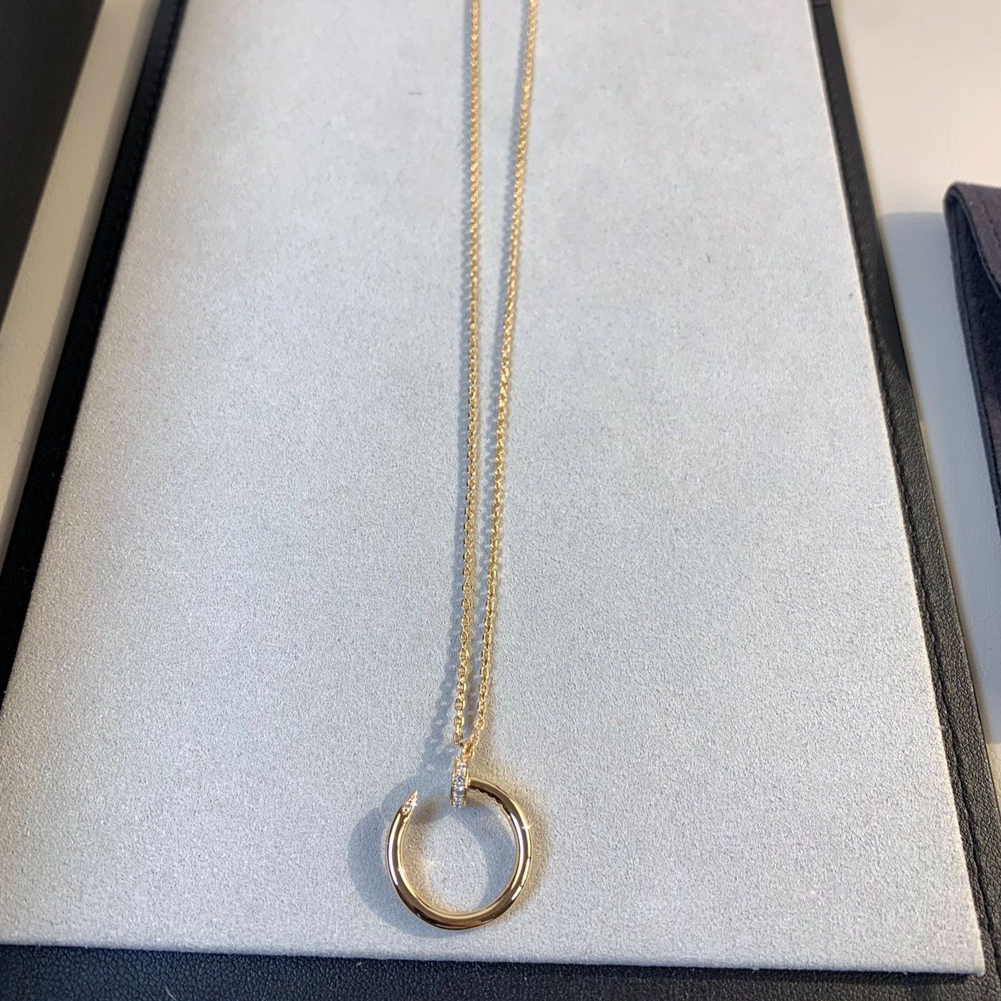 LUXEIFY JUSTE NECKLACE PINK GOLD