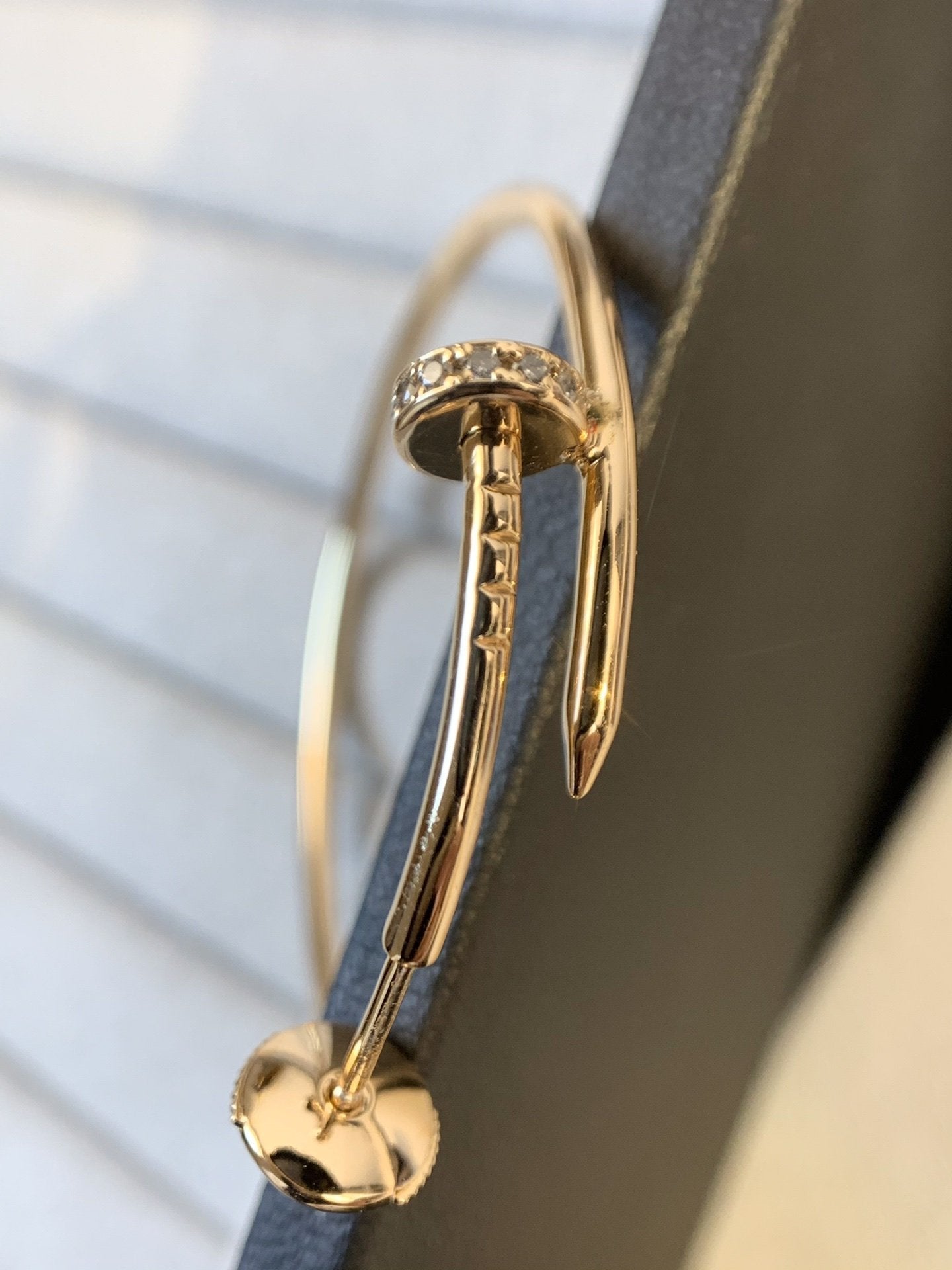 LUXEIFY JUSTE EARRINGS GOLD DIAMONDS 1.8MM