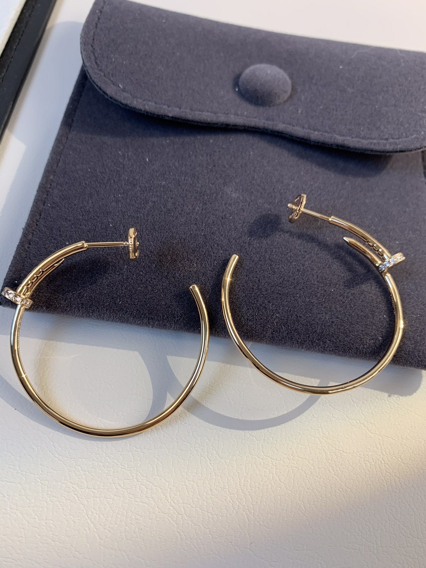 LUXEIFY JUSTE EARRINGS GOLD DIAMONDS 1.8MM