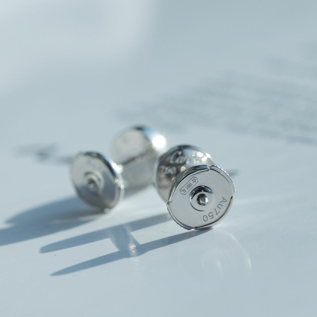 LUXEIFY LOVE EARRINGS SILVER 10MM