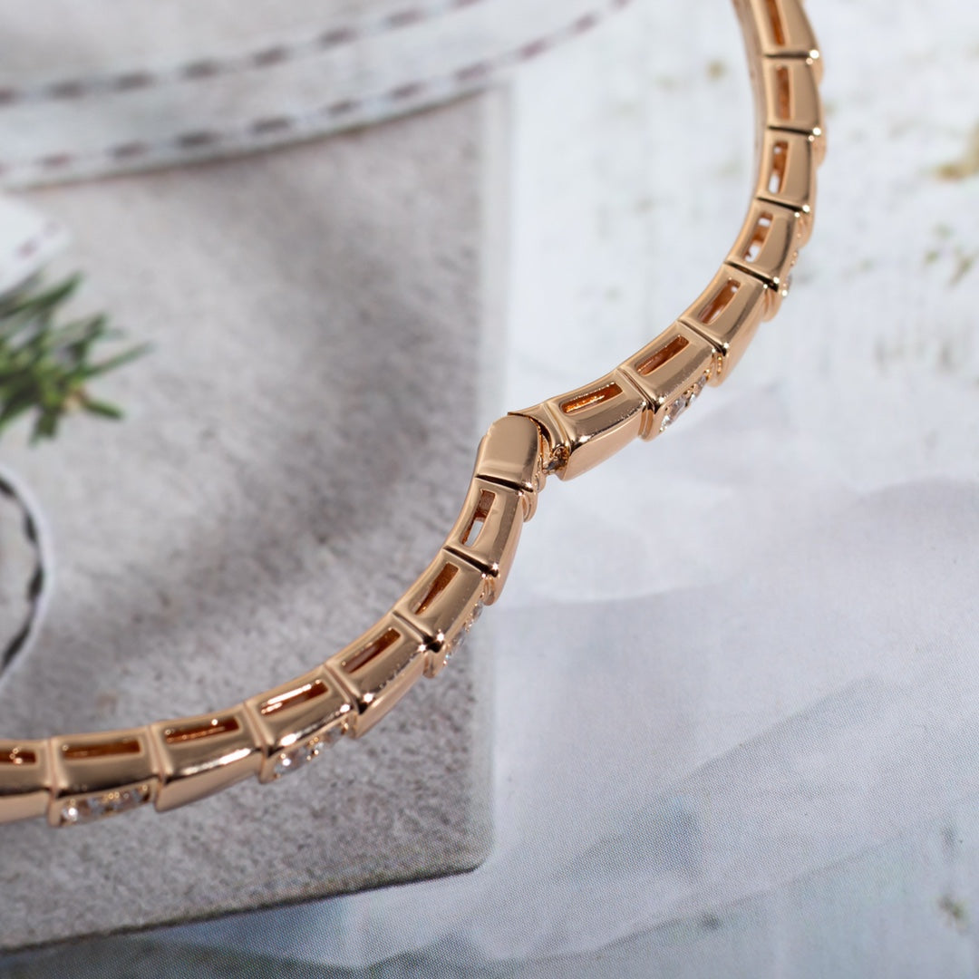 LUXEIFY SERPENTI BRACELET PINK GOLD DIAMOND