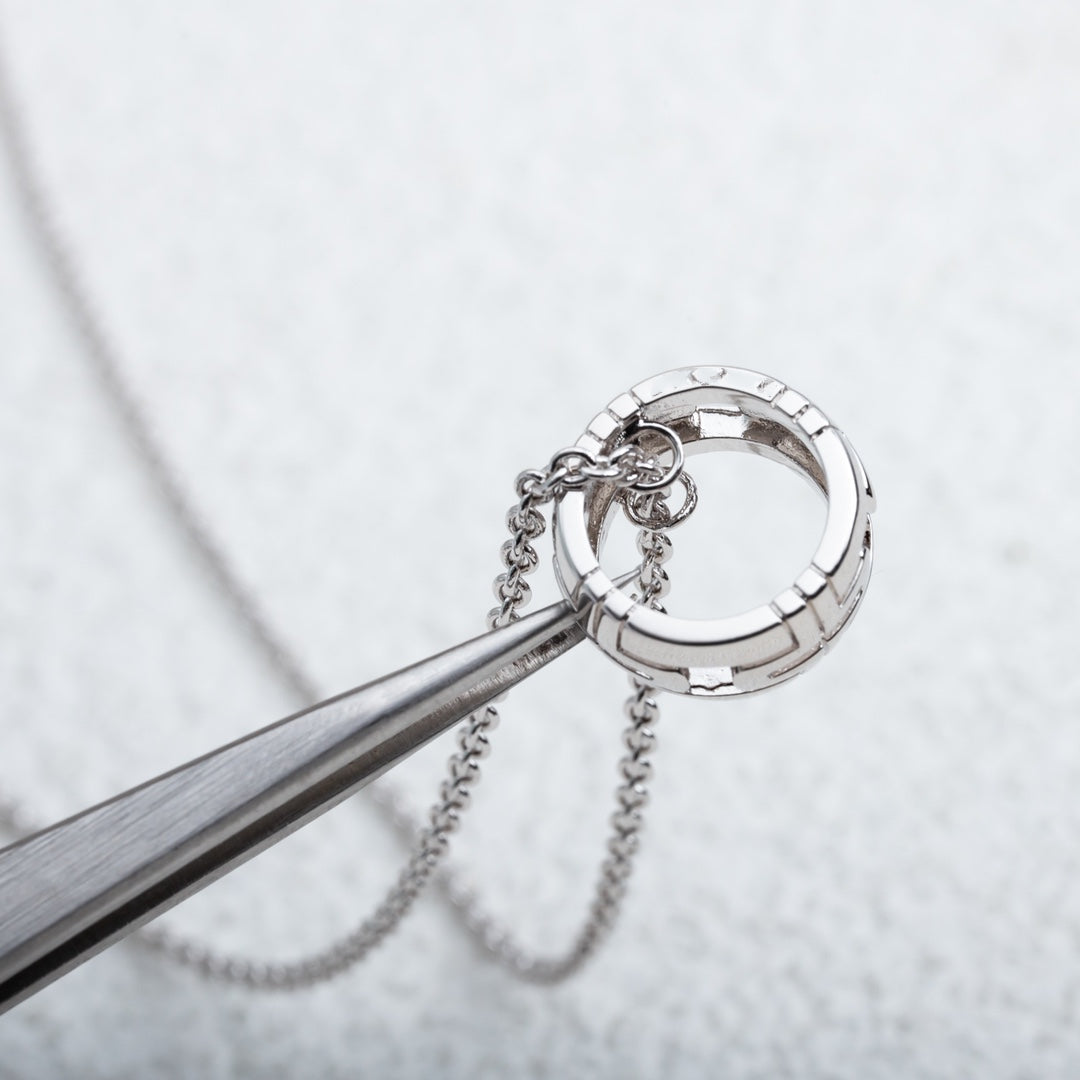 LUXEIFY PARENTESI NECKLACE SILVER