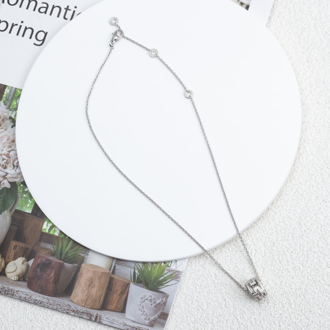 LUXEIFY PARENTESI NECKLACE SILVER DIAMOND