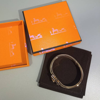 LUXEIFY H RED BRACELET