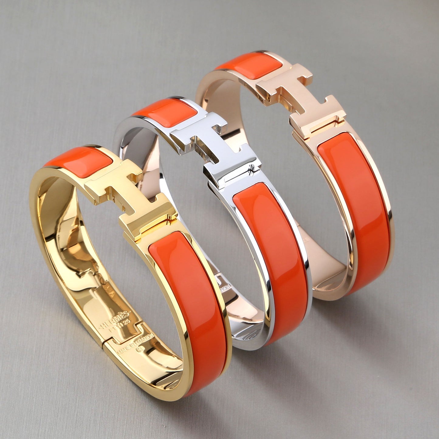 LUXEIFY H ORANGE BRACELET