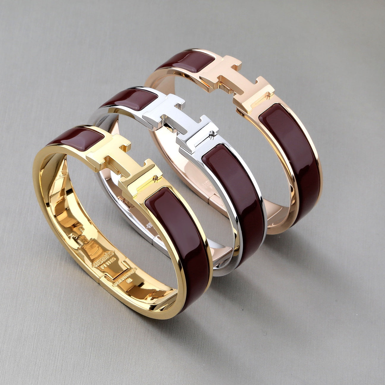 LUXEIFY H ROUGE BRACELET