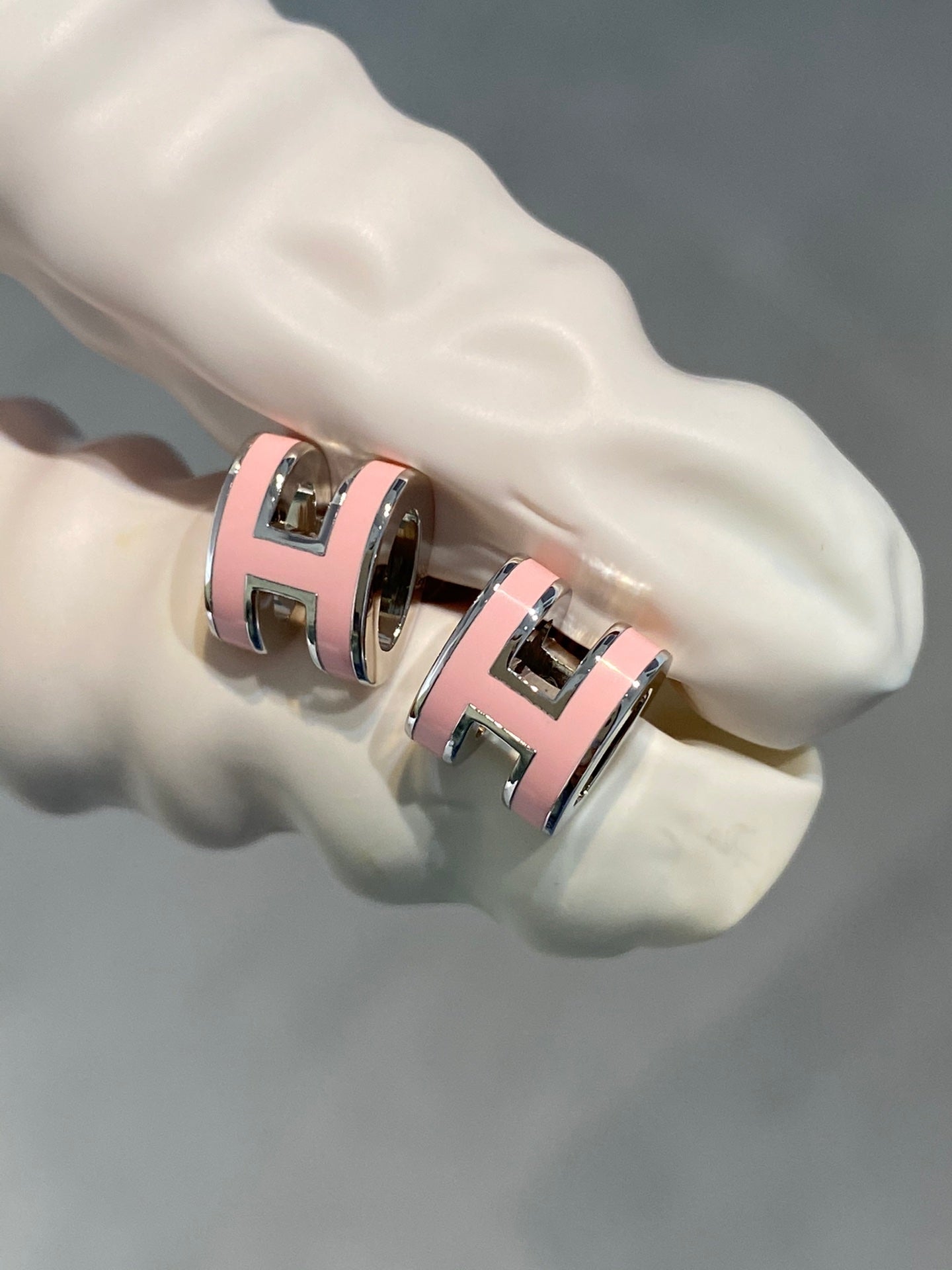 LUXEIFY MINI POP H SILVER EARRINGS PINK