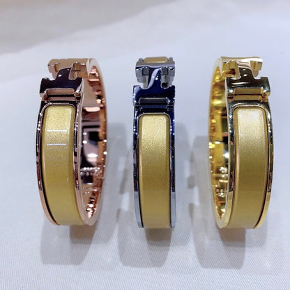 LUXEIFY H CHAMPAGNE BRACELET