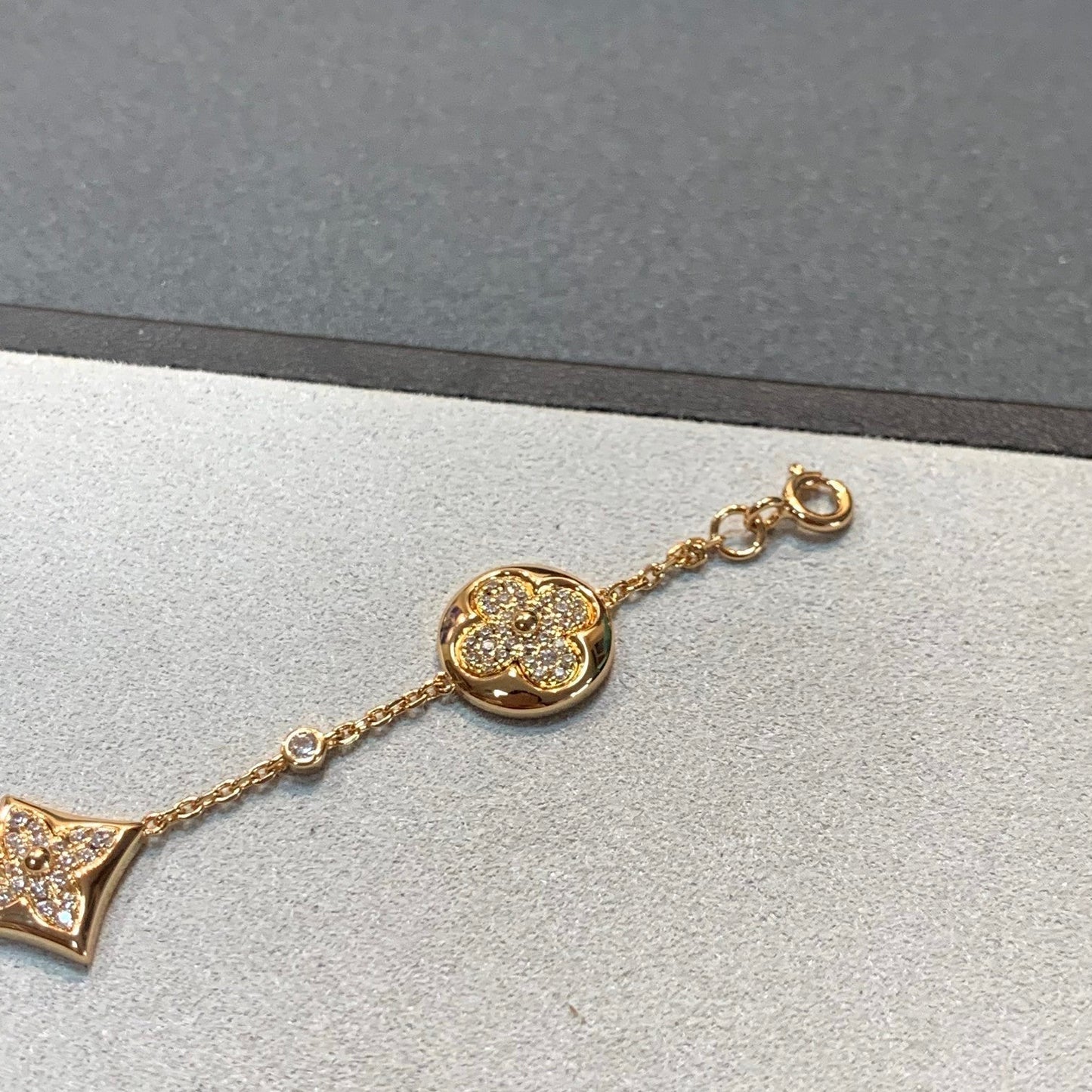 LUXEIFY STAR AND SUN 4 MOTIFS GOLD DIAMONDS BRACELET